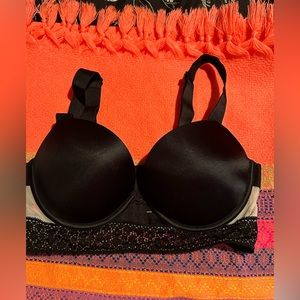 Black push up bra